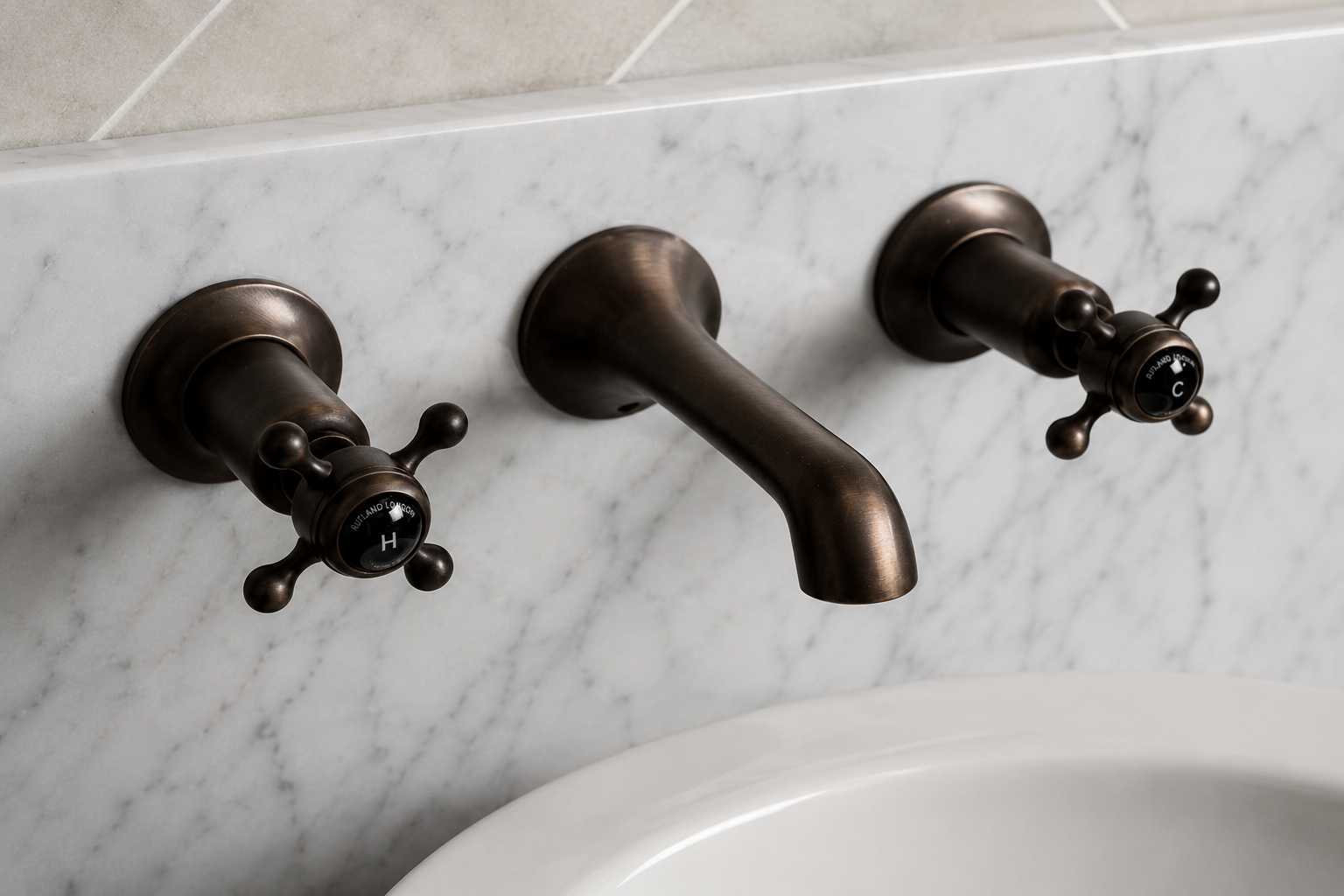 Luxury Bathroom Taps in Dubai: A Guide to Brassware for UAE Bathrooms - Rutland London (USA)