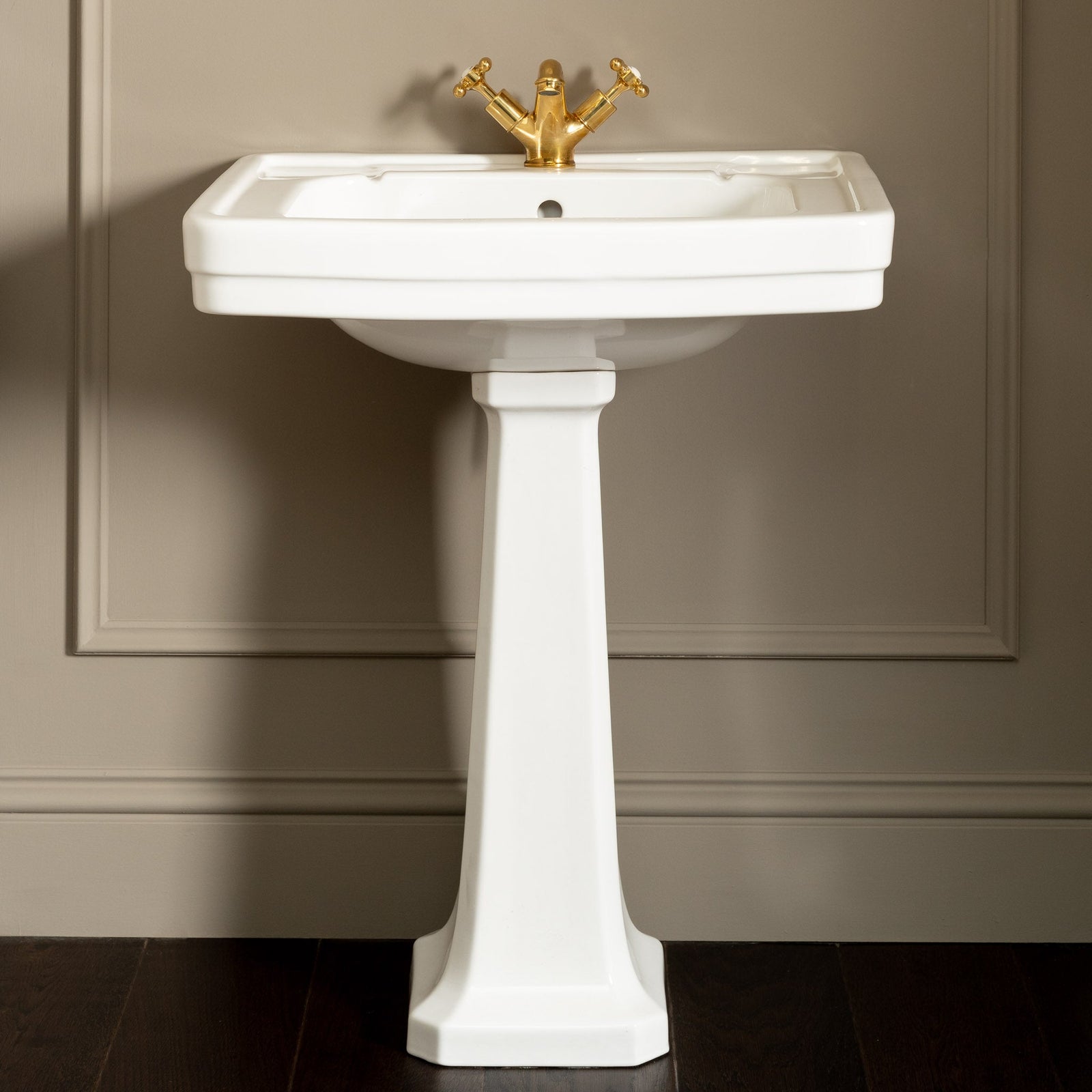 Basins & Pedestals - Rutland London (UAE)