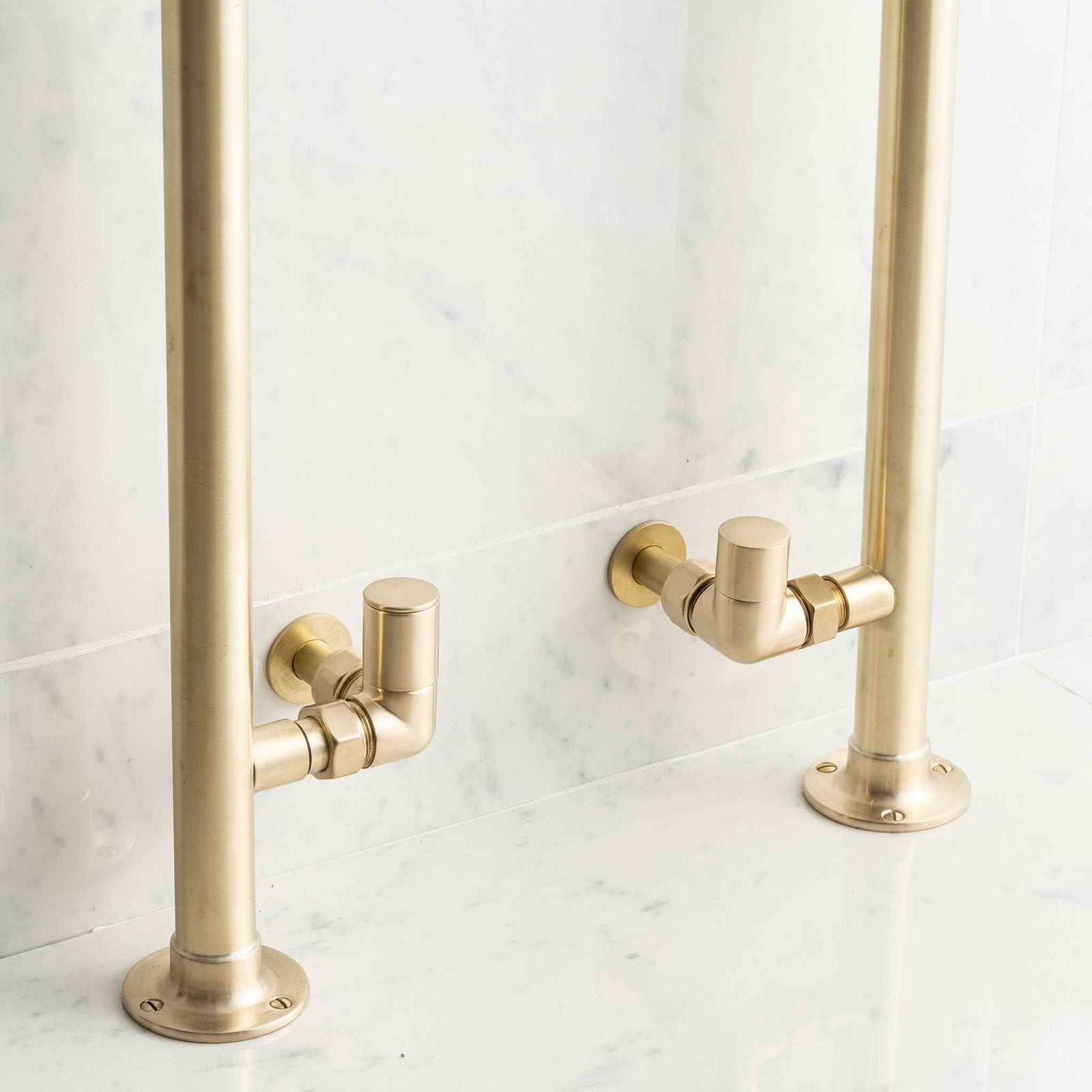 Arcadia Corner Manual Radiator Valves - Rutland London (UAE)