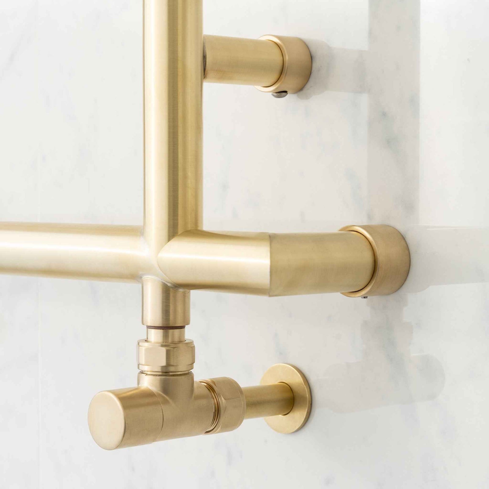 Bampton Mitre Jointed Element Cover - Rutland London (UAE)