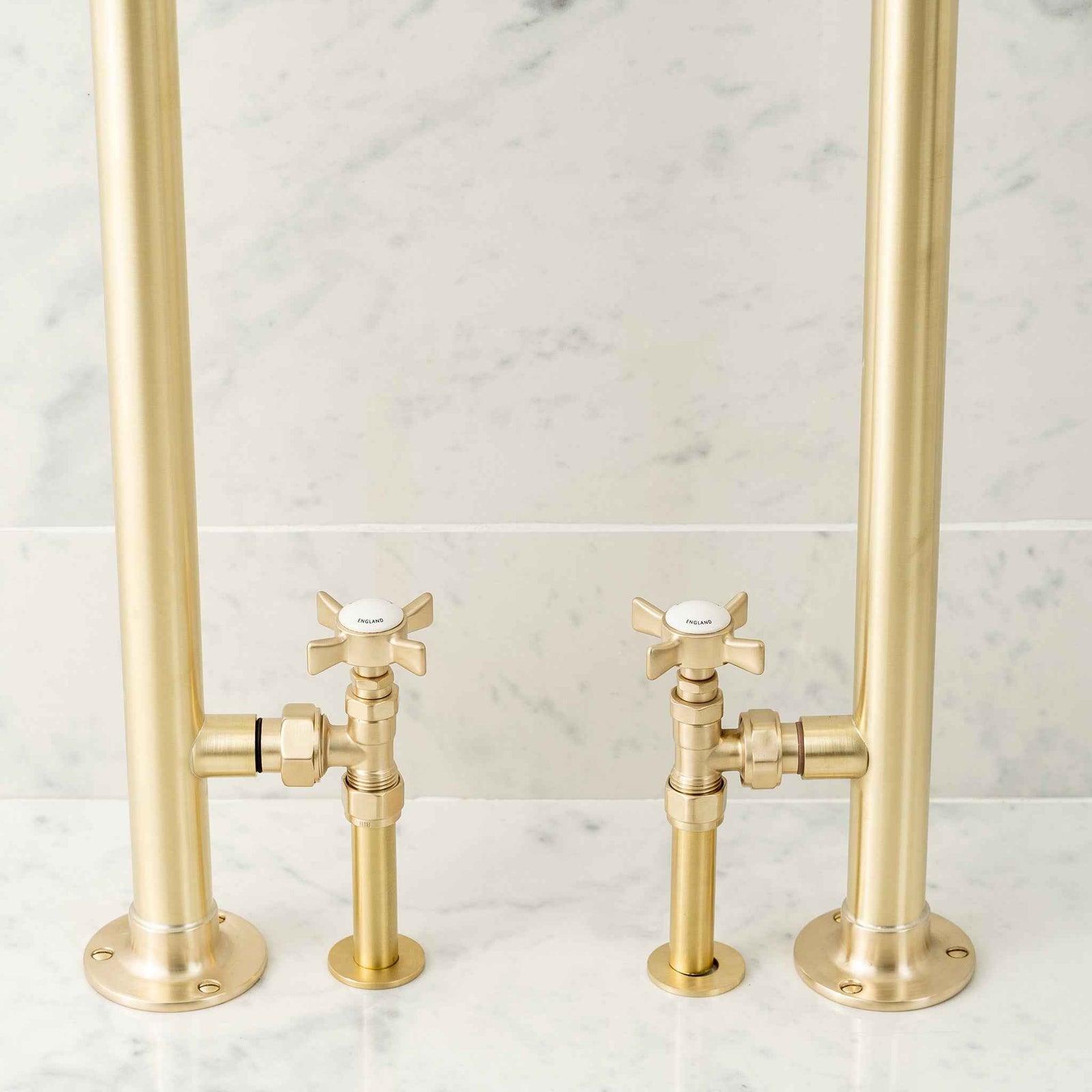 Queensgate White Ceramic Angled Manual Radiator Valves - Rutland London (UAE)