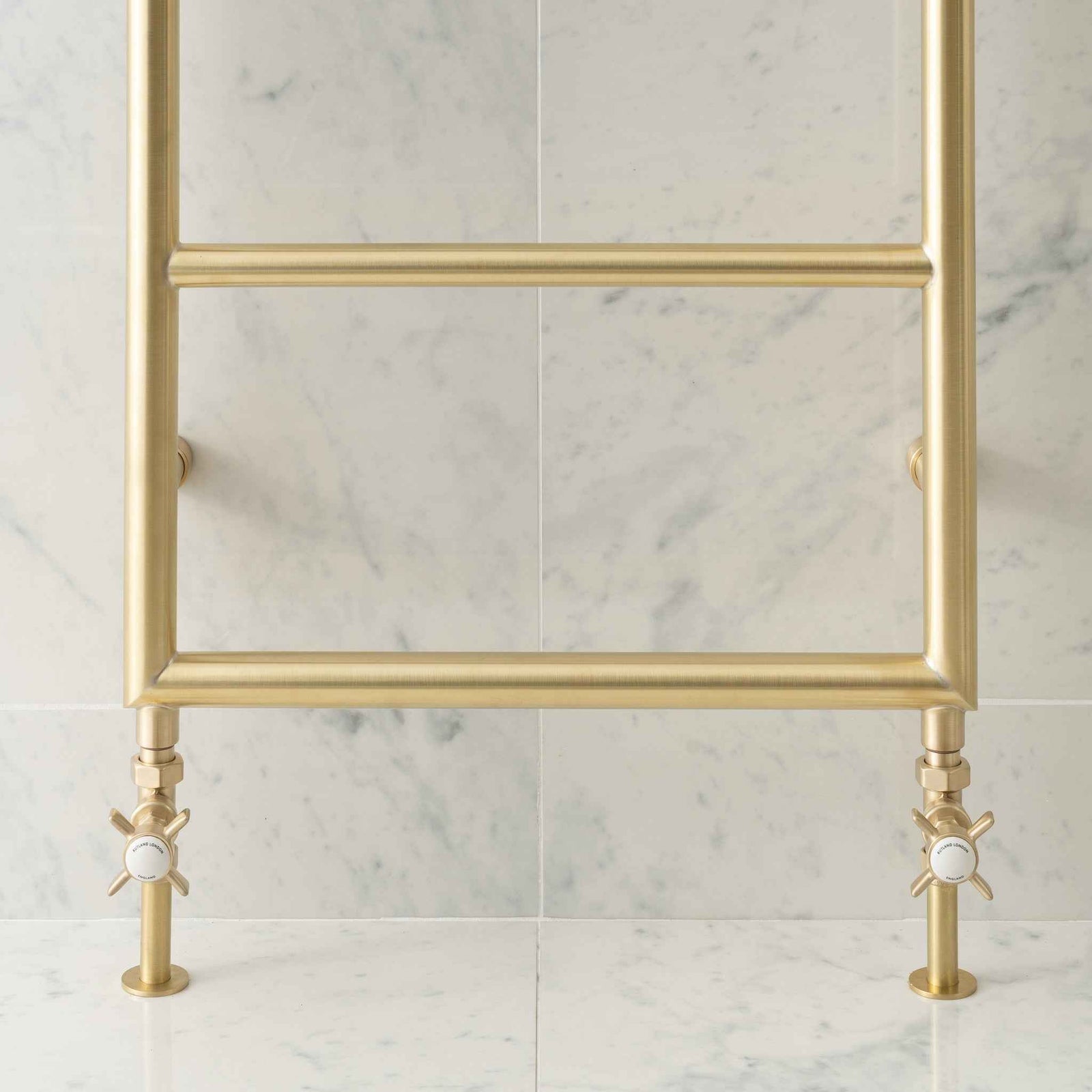 Queensgate White Ceramic Straight Manual Radiator Valves - Rutland London (UAE)