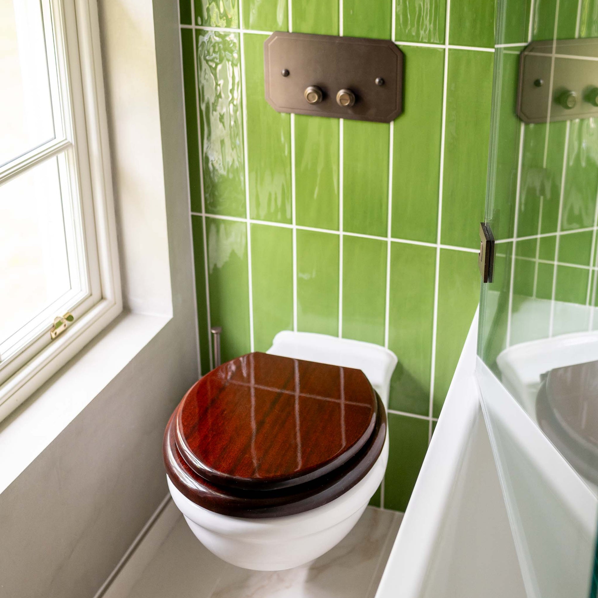 Wilmington White Wall Hung WC Suite - Rutland London (UAE)