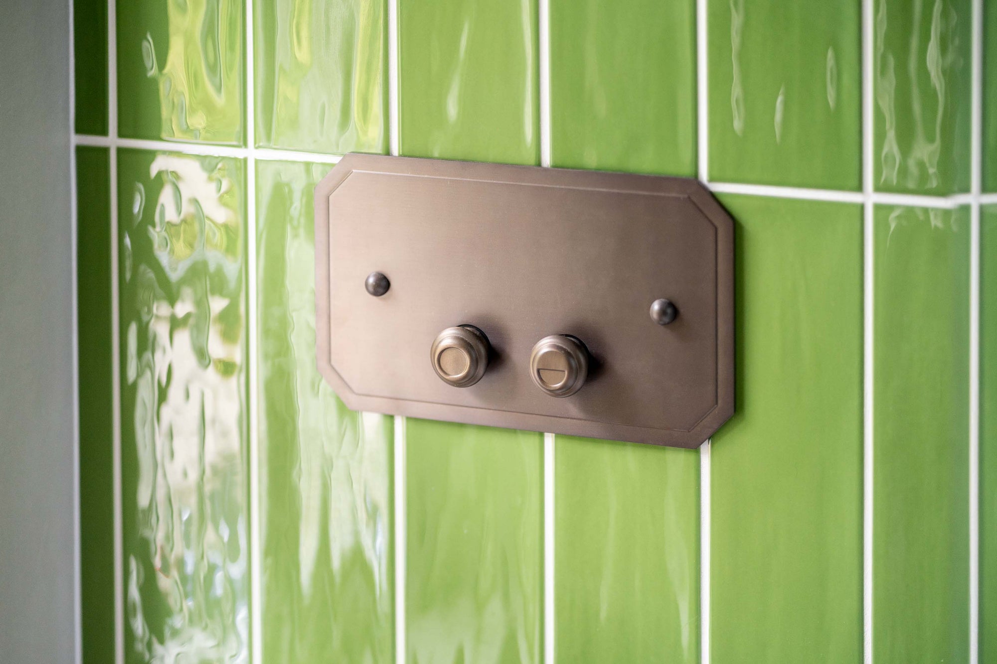 Ovington Dual-Flush Flushing Plate - Rutland London (UAE)