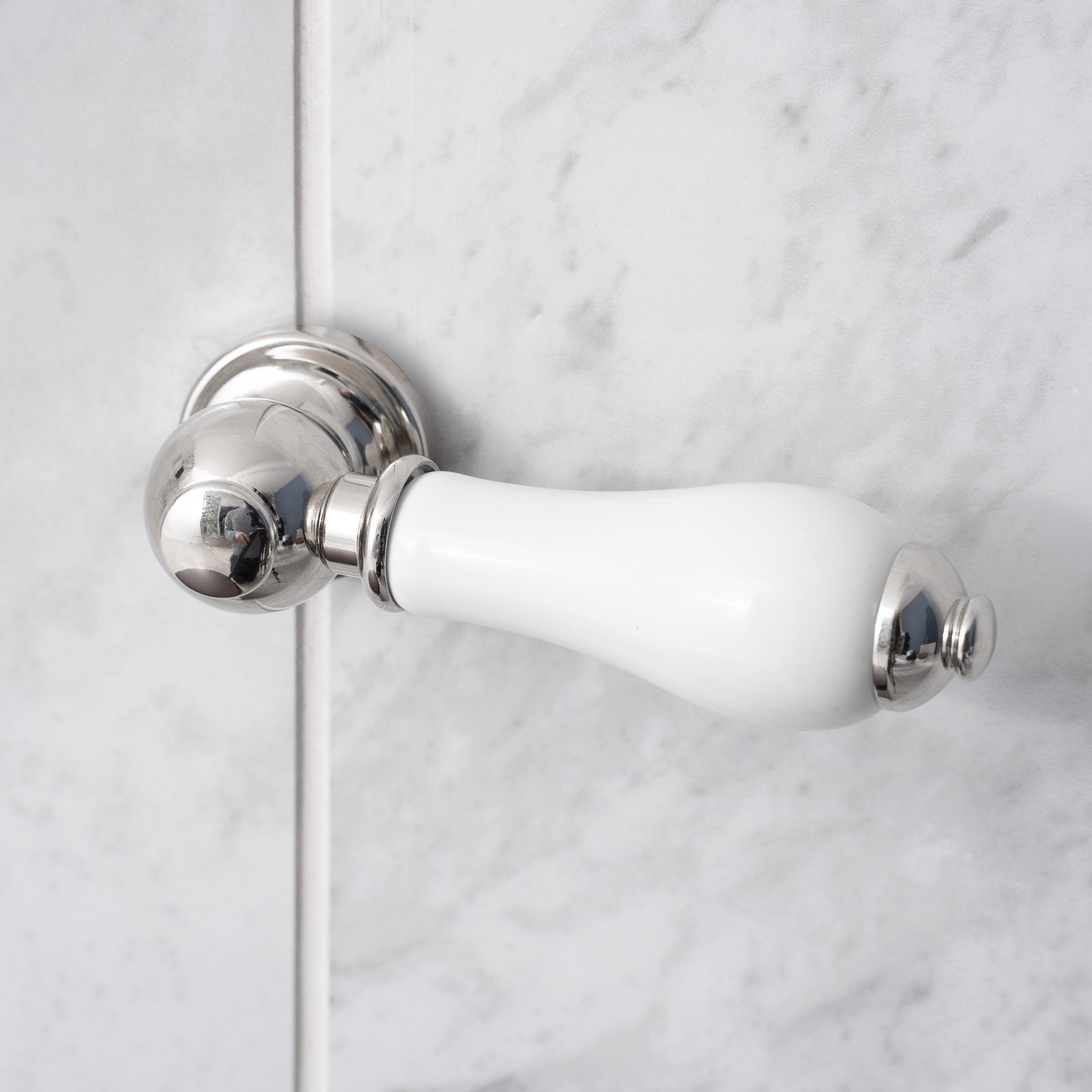 Sussex White Cistern Lever - Rutland London (UAE)