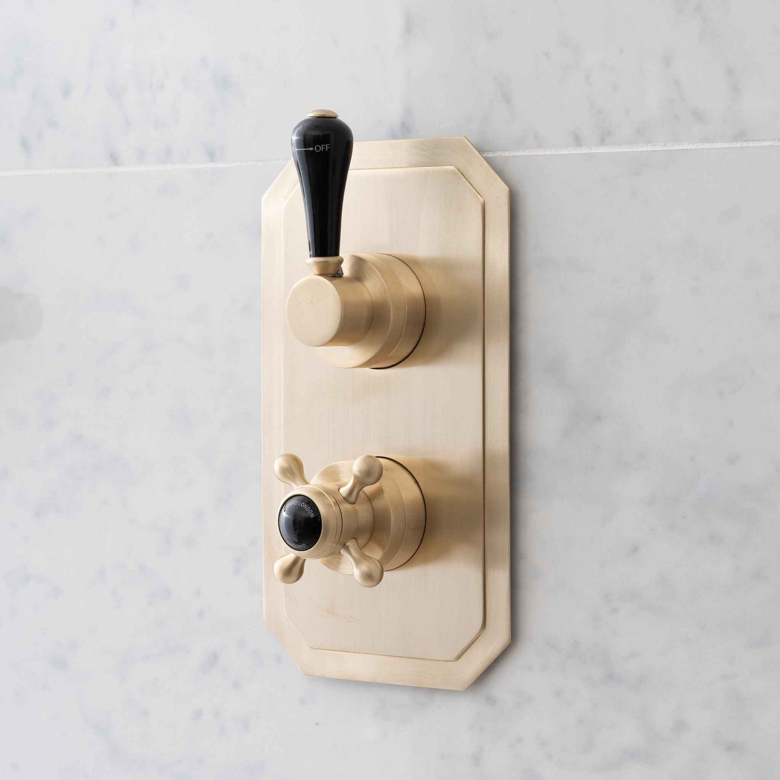 Fleet 1 Outlet Black Ceramic Lever Concealed Shower Valve - Rutland London (UAE)