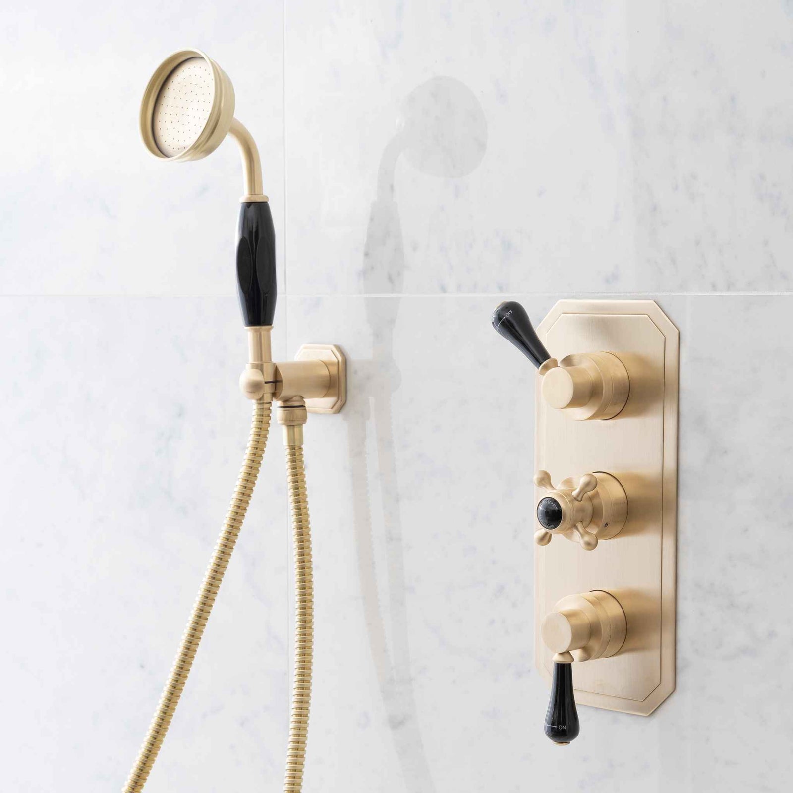 Cleaver Black Ceramic Handle Handset, Hose & Wall Outlet Parking Bracket - Rutland London (UAE)