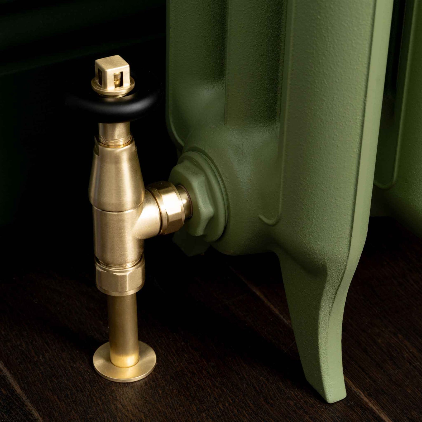 Highgrove Black Handwheel Angled Thermostatic Radiator Valves - Rutland London (UAE)