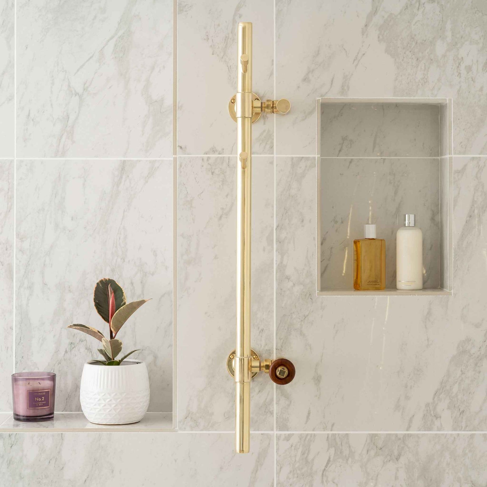 Edwardes Exposed Hot Tree Heated Towel Rail - Rutland London (UAE)