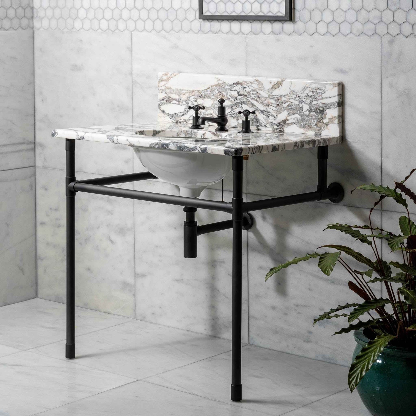 Thornhill Single Vanity Suite (Inc. Marble Top, Upstand & Basin) - Rutland London (UAE)