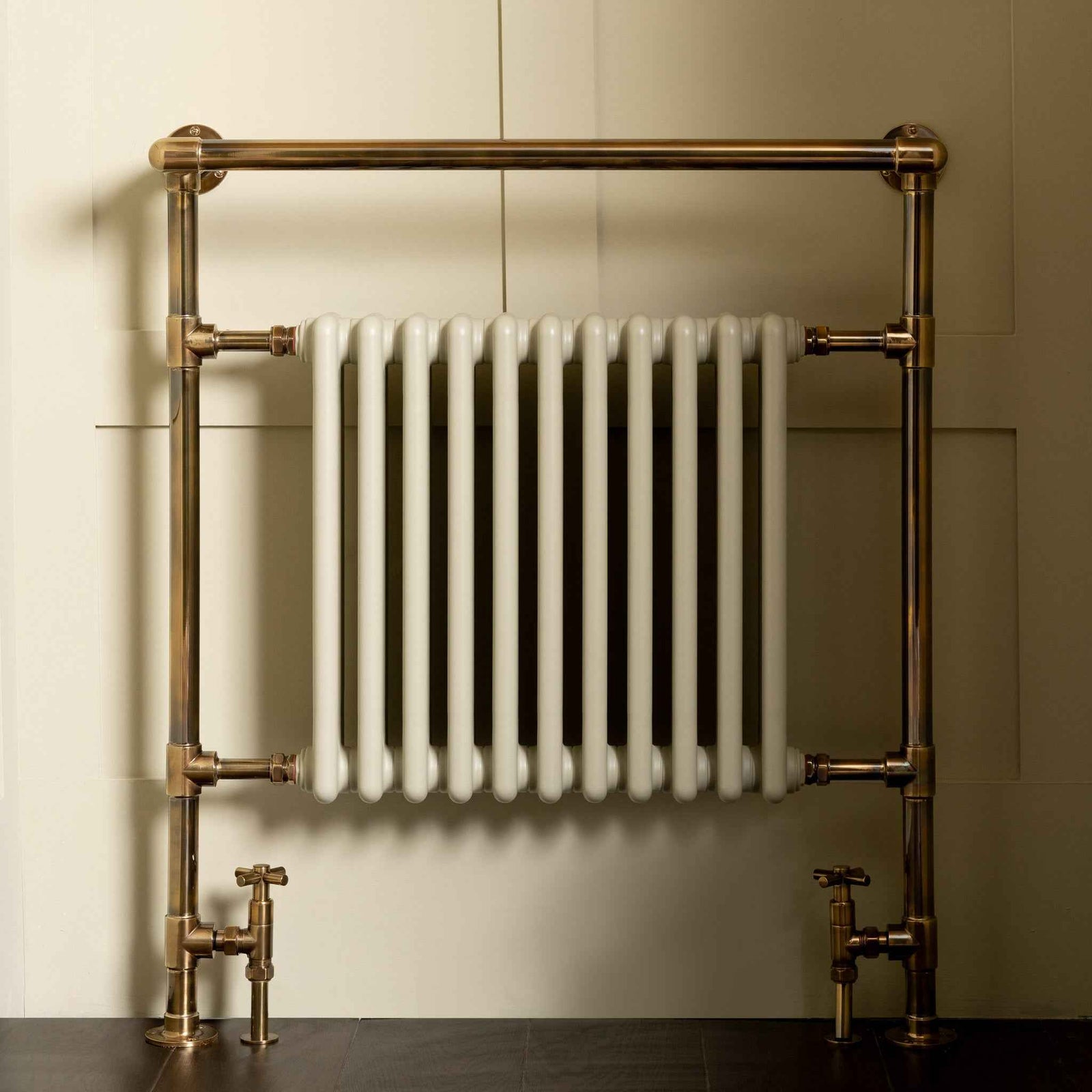 Brayford Heated Towel Rail - Rutland London (UAE)