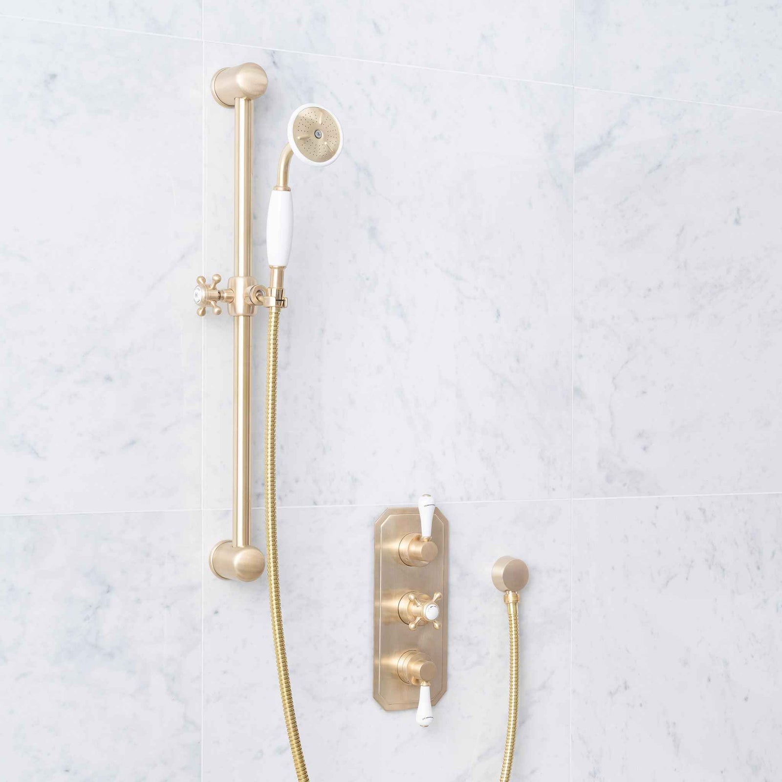 Cleaver White Ceramic Handle Handset, Hose, Wall Outlet & Slide Rail - Rutland London (UAE)