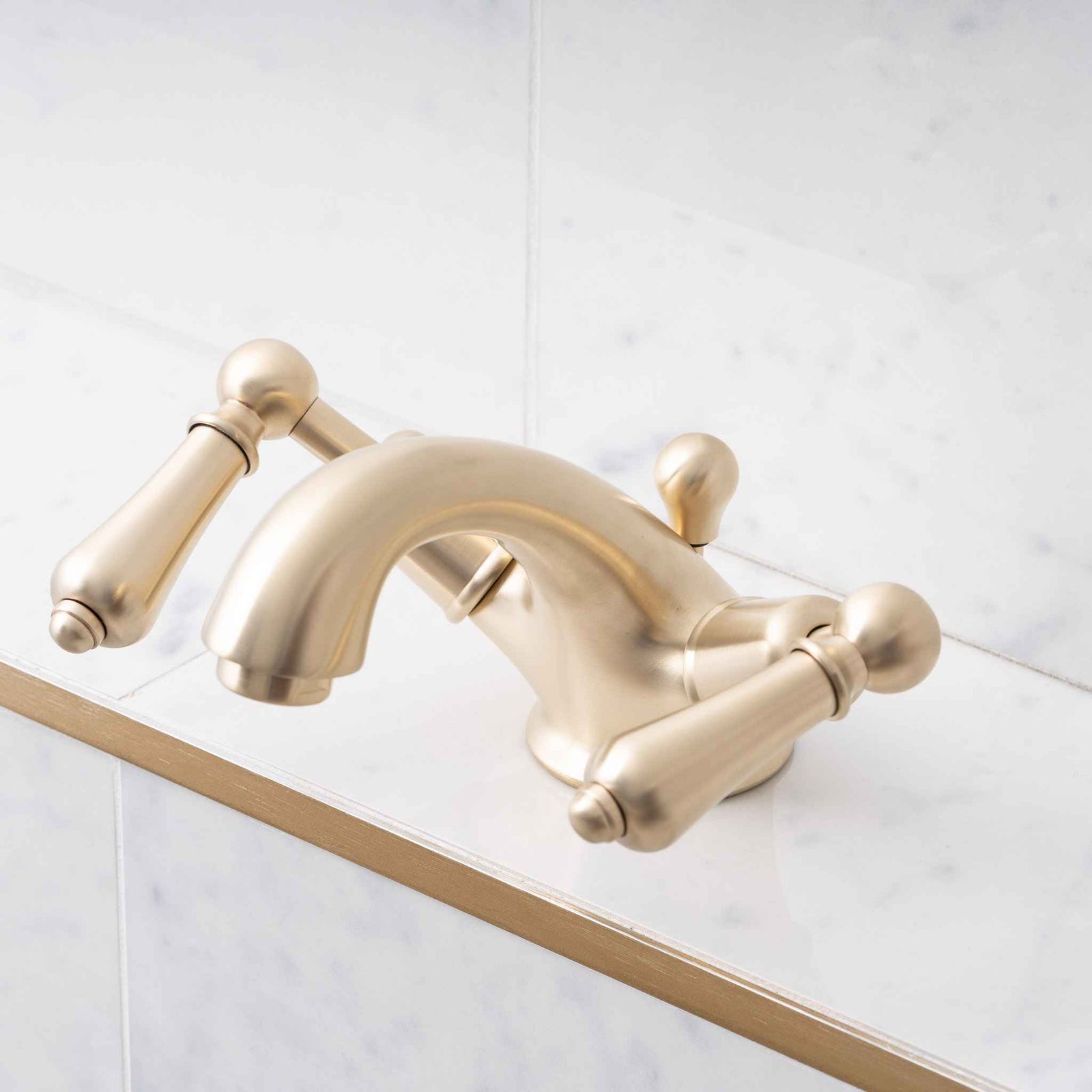 Torrington Metal Lever Basin Mono Mixer - Rutland London (UAE)