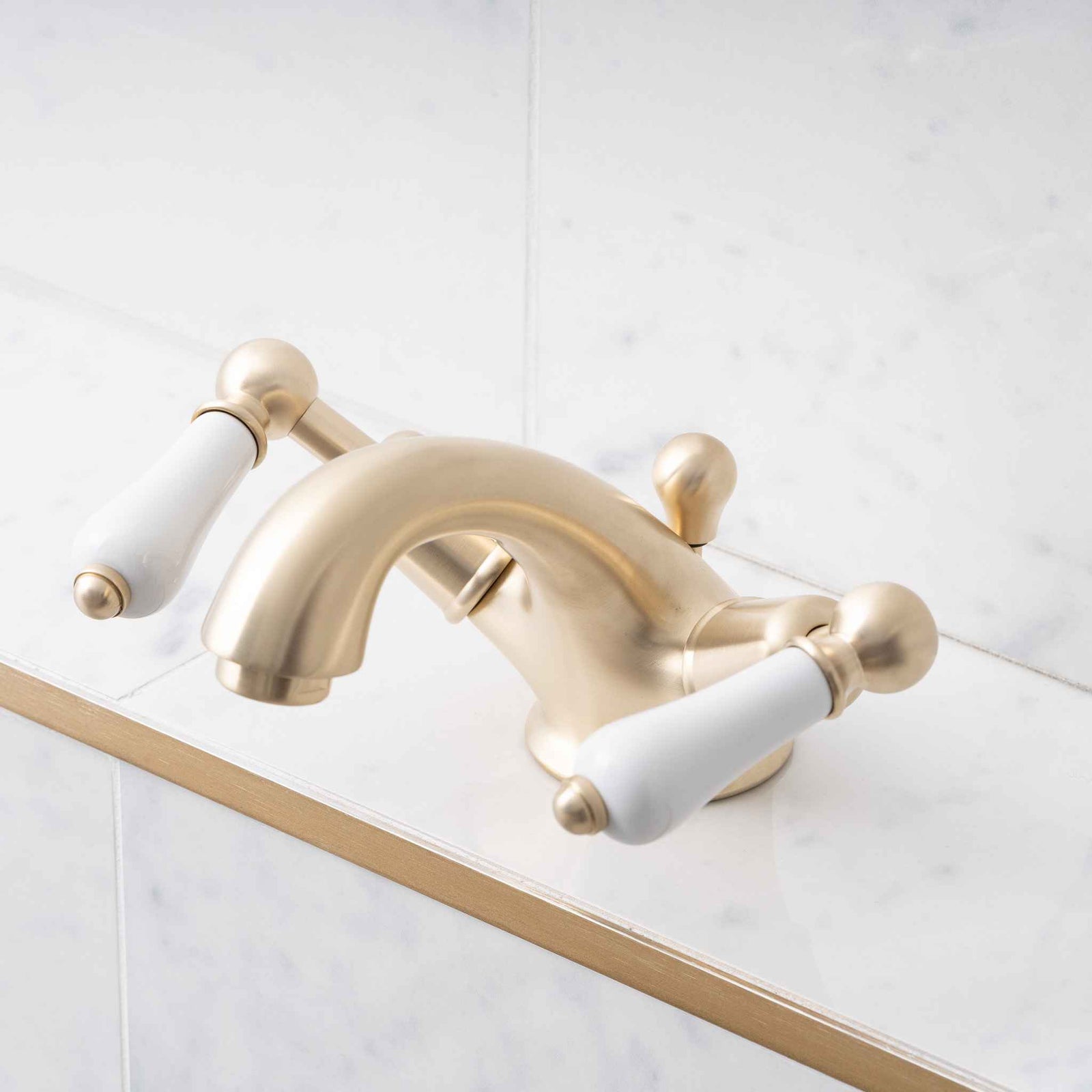 Torrington White Ceramic Lever Basin Mono Mixer - Rutland London (UAE)