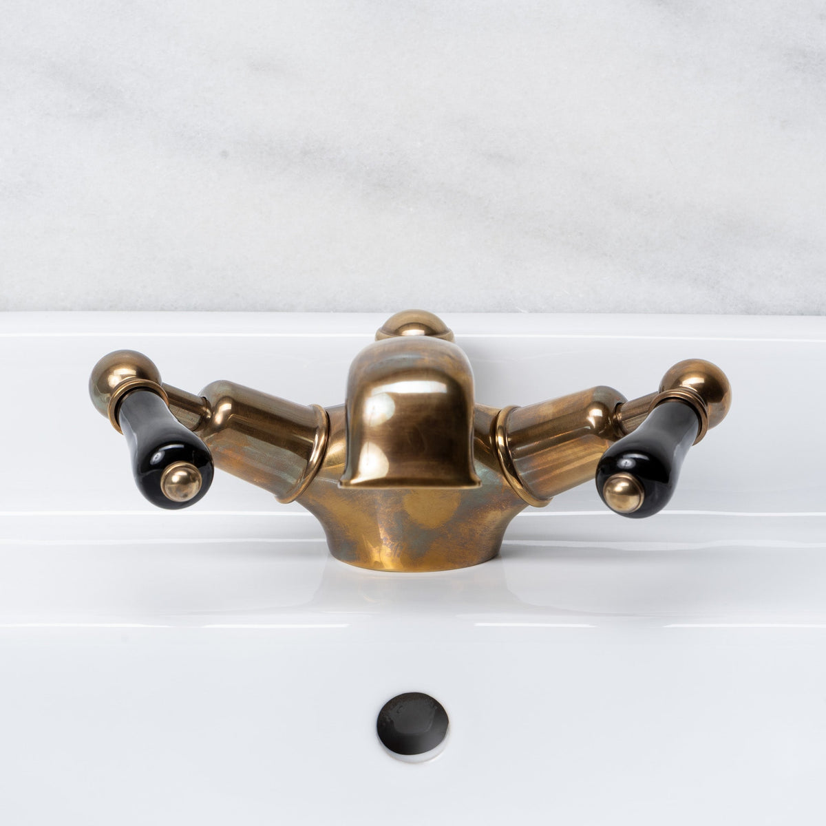 Cavalry Black Ceramic Lever Basin Mono Mixer - Rutland London (UAE)