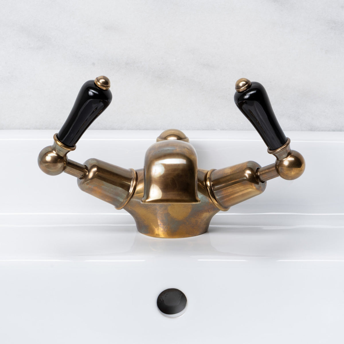 Cavalry Black Ceramic Lever Basin Mono Mixer - Rutland London (UAE)